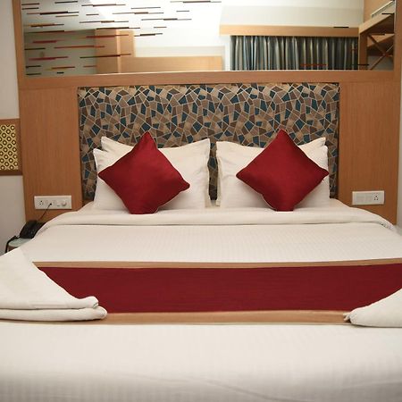 Hotel Maurya Bangalore Bagian luar foto