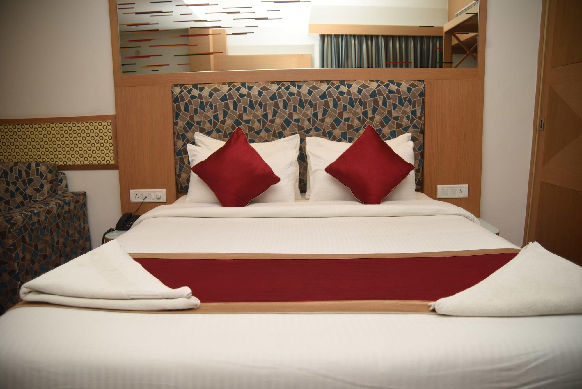 Hotel Maurya Bangalore Bagian luar foto