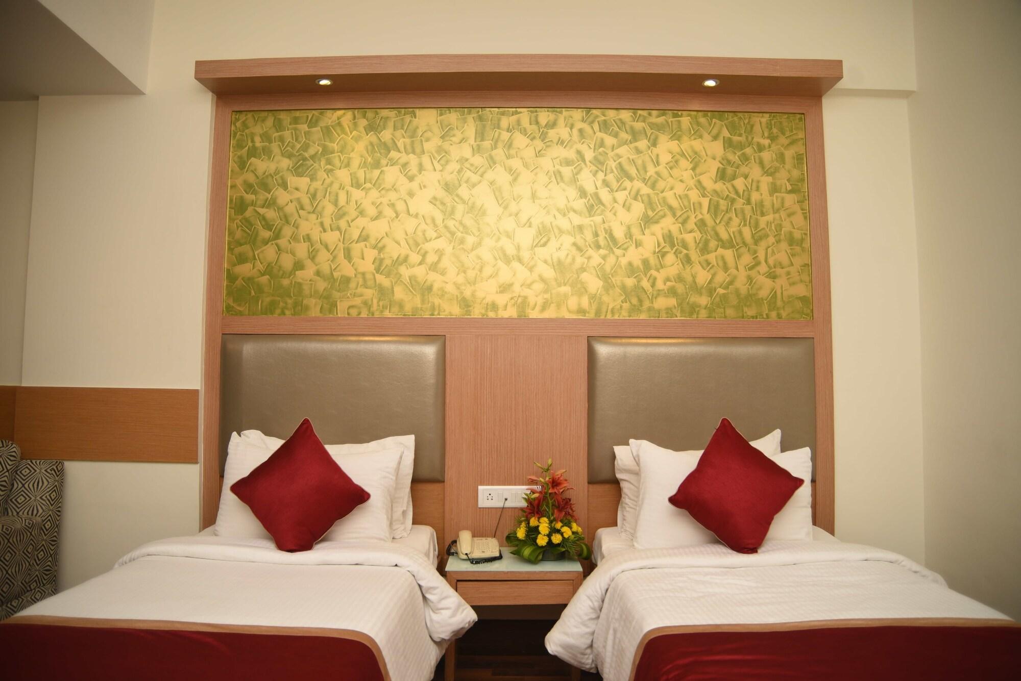 Hotel Maurya Bangalore Bagian luar foto