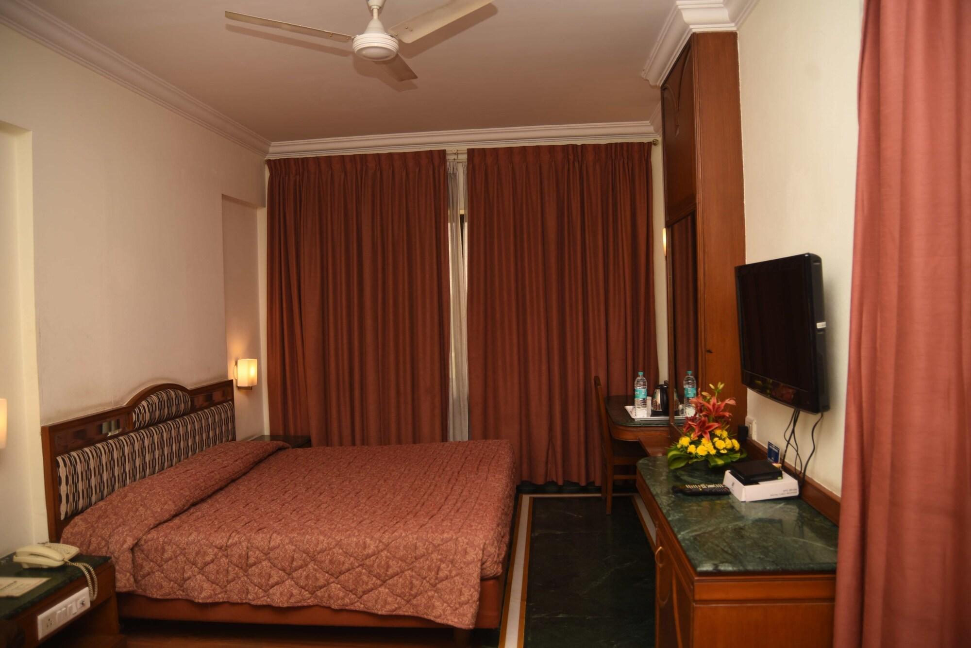 Hotel Maurya Bangalore Bagian luar foto