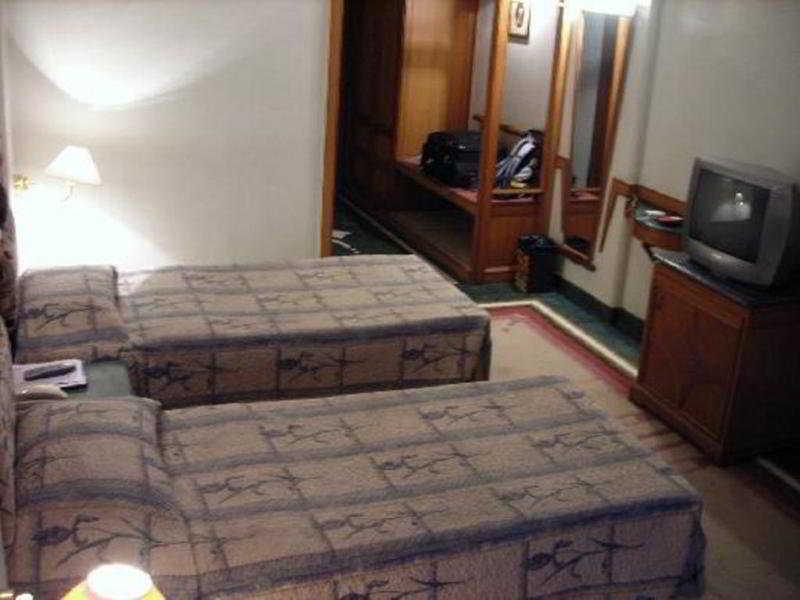 Hotel Maurya Bangalore Bagian luar foto