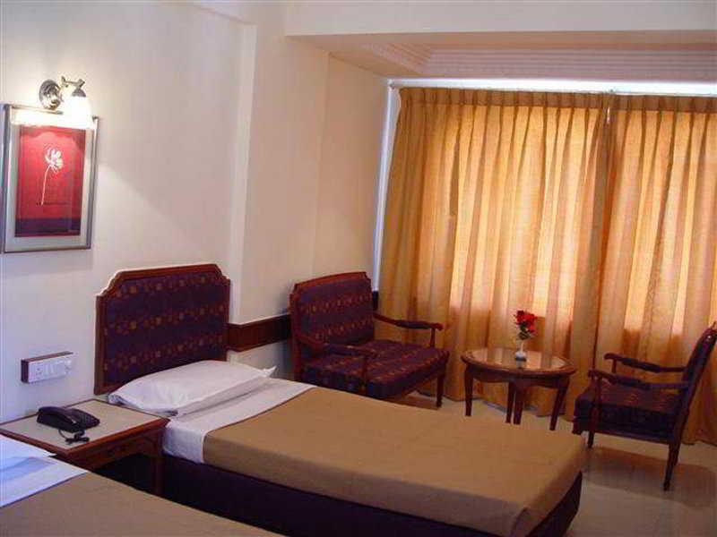 Hotel Maurya Bangalore Bagian luar foto
