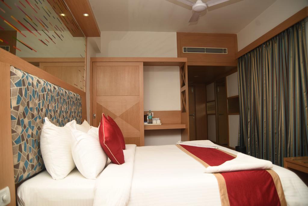 Hotel Maurya Bangalore Bagian luar foto
