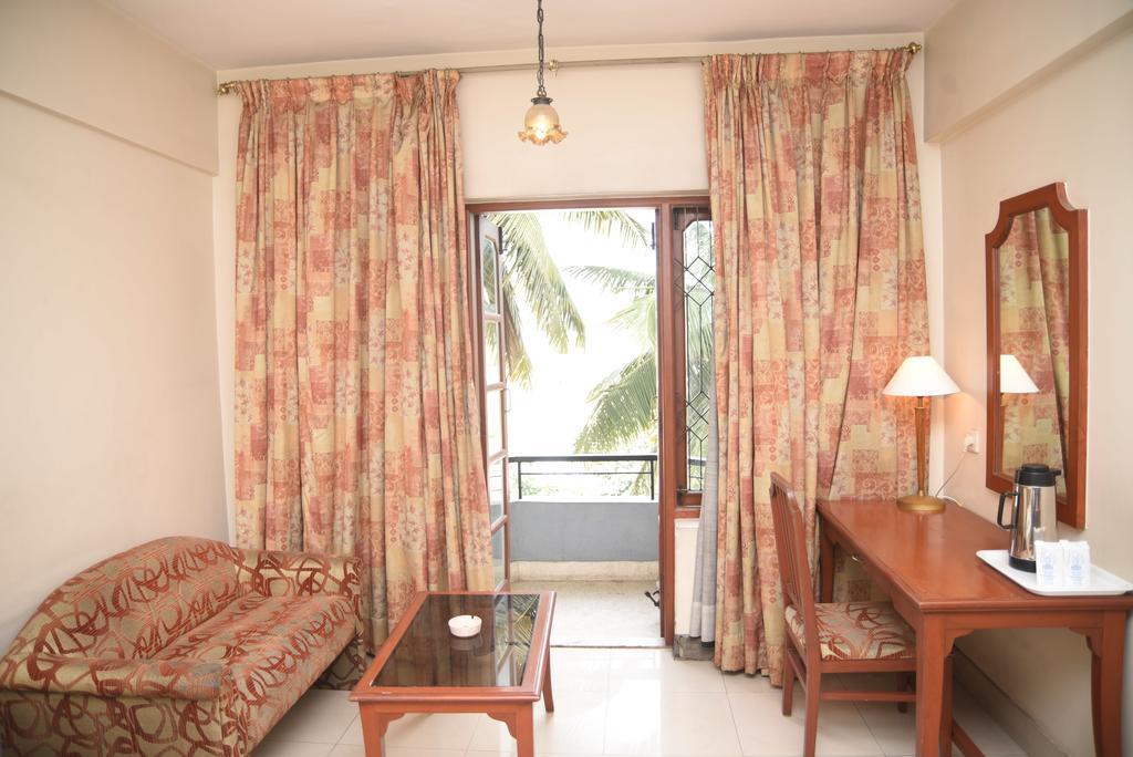 Hotel Maurya Bangalore Bagian luar foto