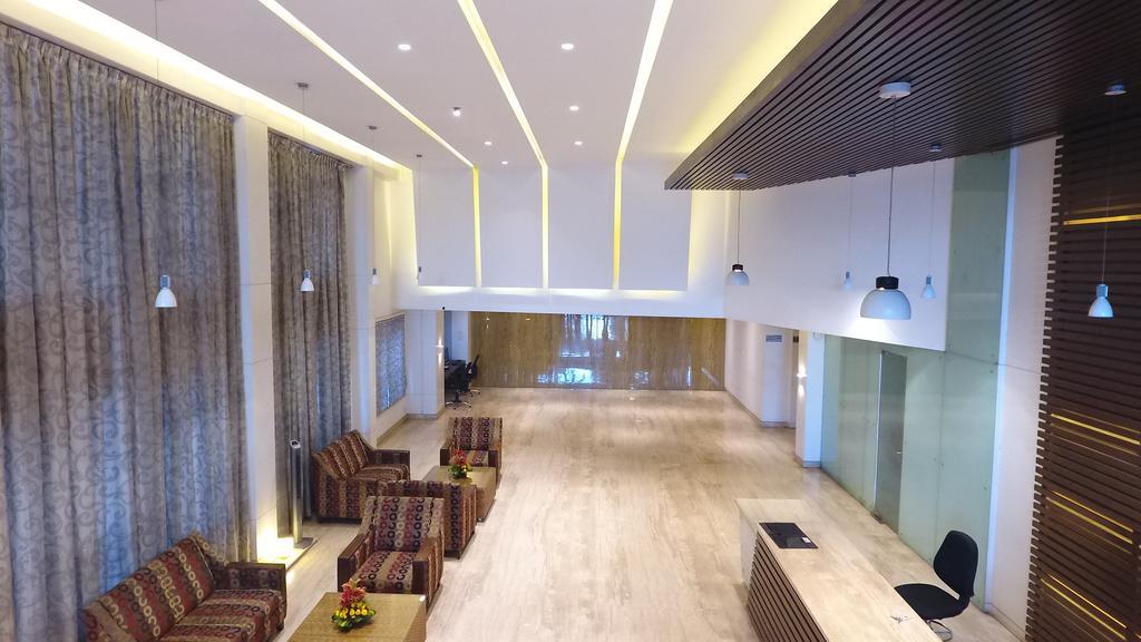 Hotel Maurya Bangalore Bagian luar foto