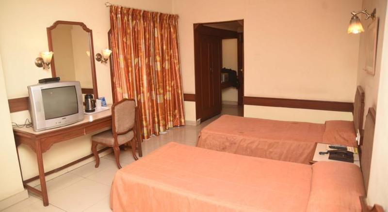 Hotel Maurya Bangalore Bagian luar foto
