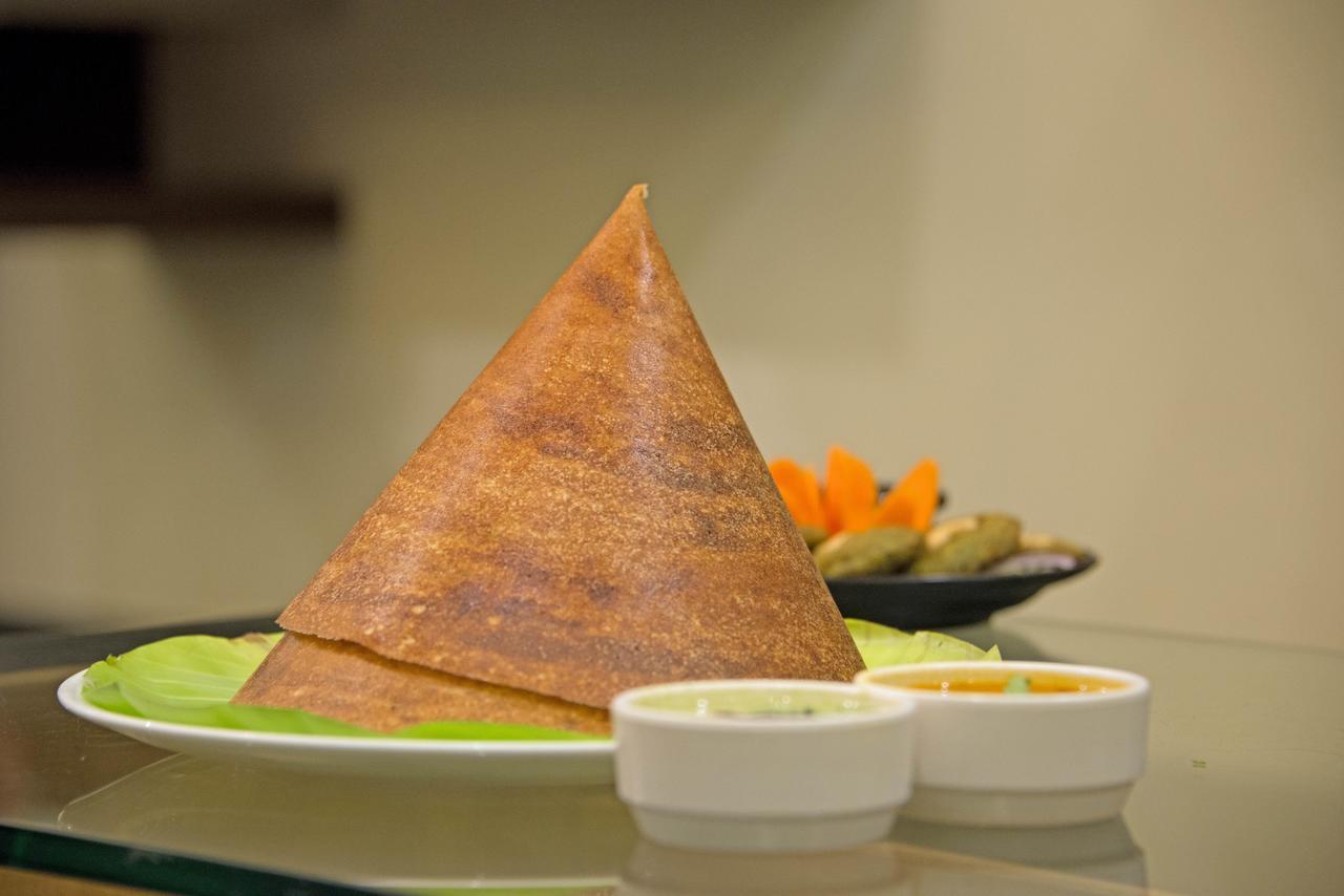 Hotel Maurya Bangalore Bagian luar foto