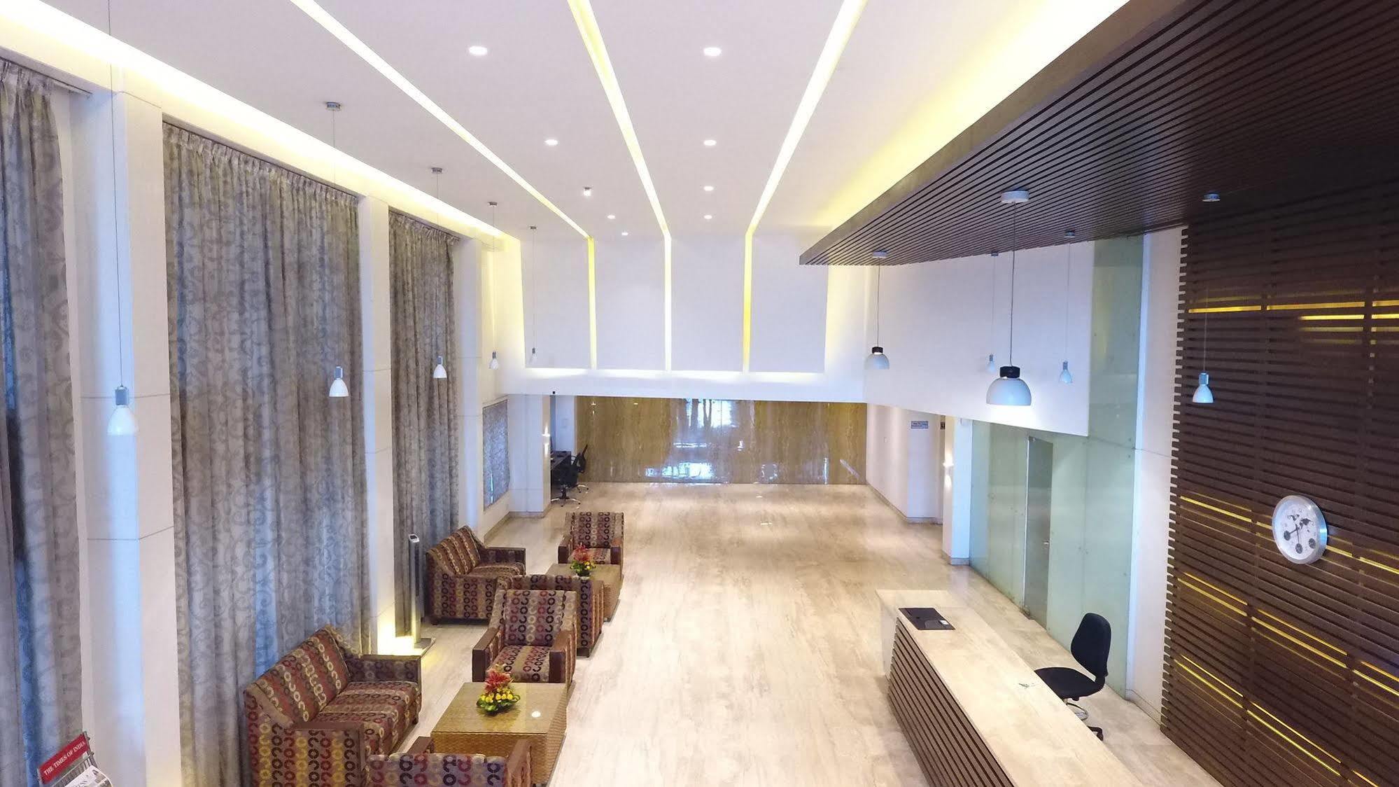 Hotel Maurya Bangalore Bagian luar foto